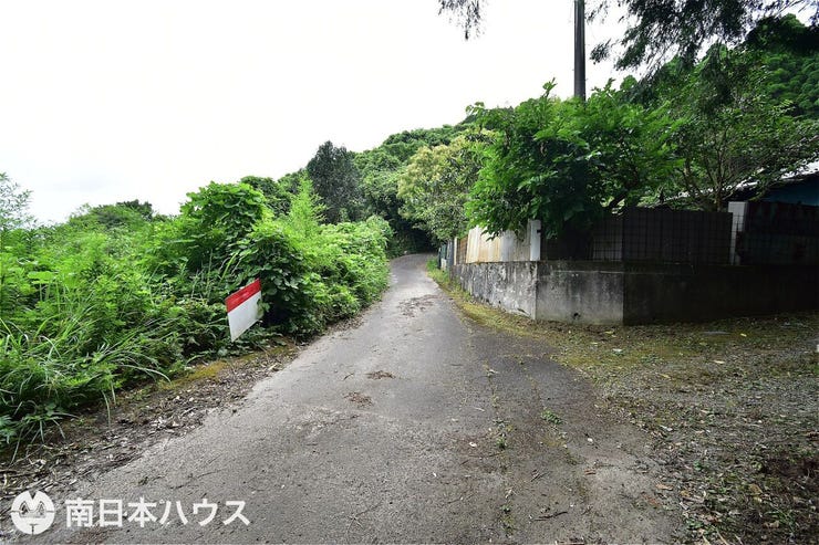 四元町 売土地 【前面道路】東向きの前面道路です！