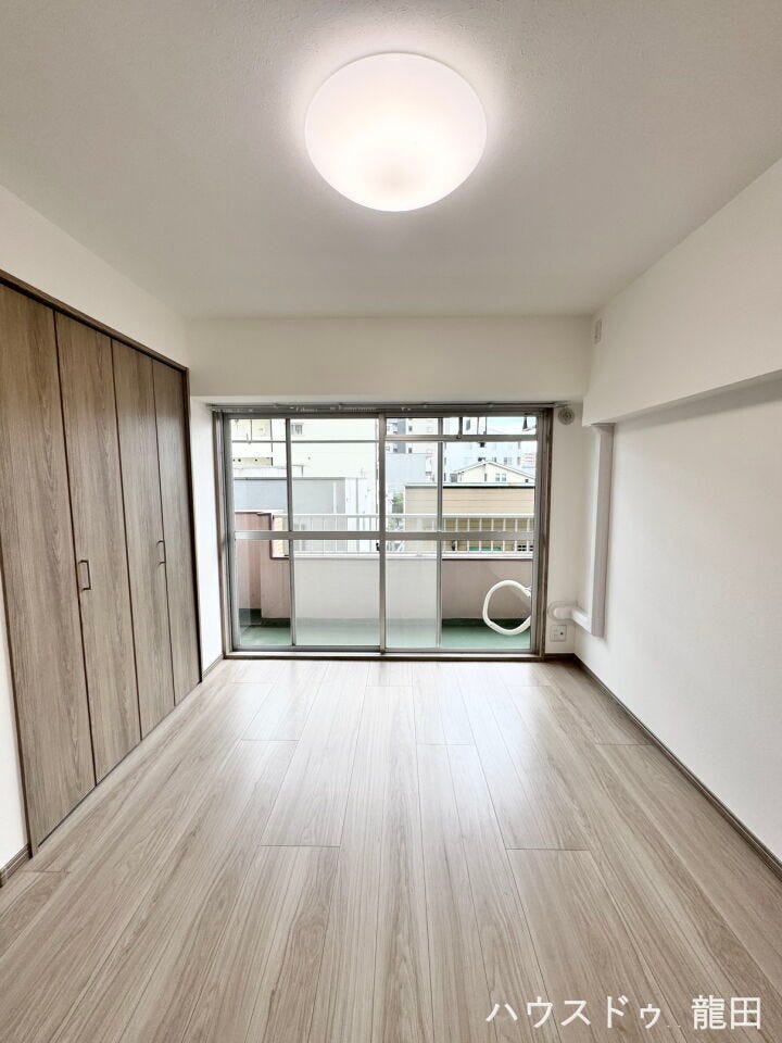 無駄のないシンプルな形のお部屋は、どんな家具とも相性よし。家族それぞれの個室にぴったりです。