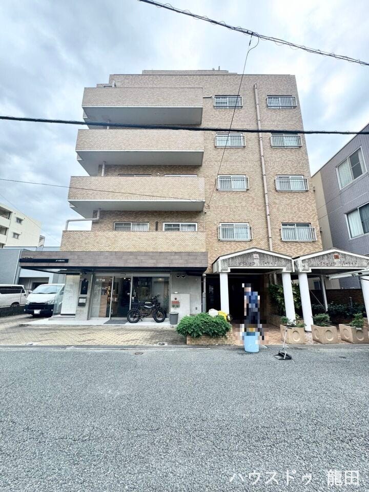 毎日の通勤やお出かけに便利な立地。家族の成長とともに、長く愛着を持って過ごせる住まいです。