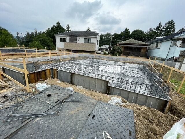 【外観】
基礎が出来てきました♪\完成までは同等物件をご紹介致します/ お気軽にお問合せ下さいませ。