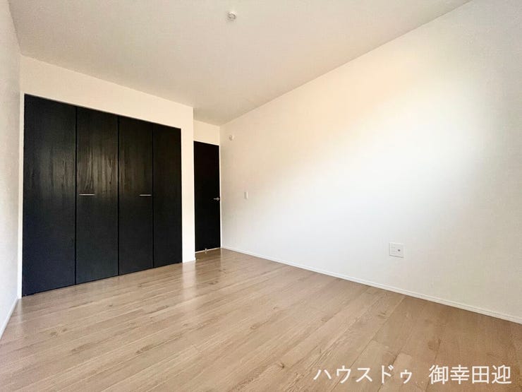 ■2階6.2帖洋室■寝室、書斎、趣味の部屋。家族の成長やライフスタイルに合わせ、様々な使い方ができる快適な空間です。