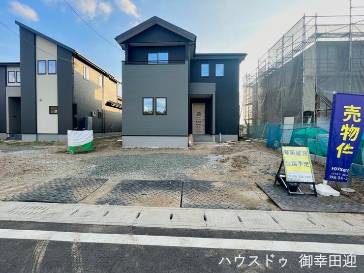 ■車と趣味の幅が広がる場所■単なる駐車スペースではない、洗車やタイヤ交換、DIYにも使える多目的な屋外スペースです。