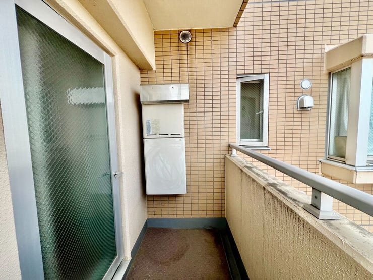 ■2面にバルコニーがあることで、窓を開ければ室内に心地よい風が通り抜けます