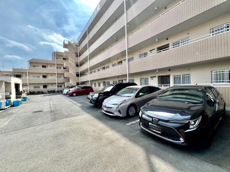 ■駐車もしやすい平面駐車場