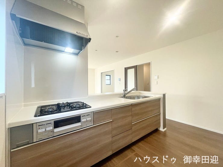 ■家族の「美味しい」が集まる舞台■高い機能性と美しいデザインを両立。料理する人も、待つ人も、笑顔になれる場所です。