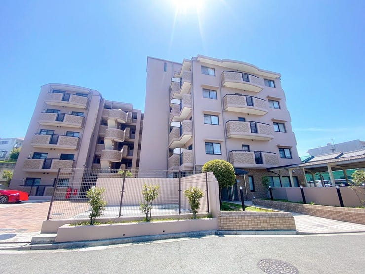 静かで落ち着いた閑静な住宅地です。
子育て世代の生活環境としても最適です◎
