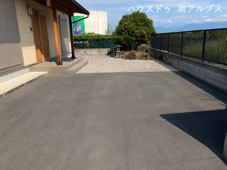 コンクリート敷になっています