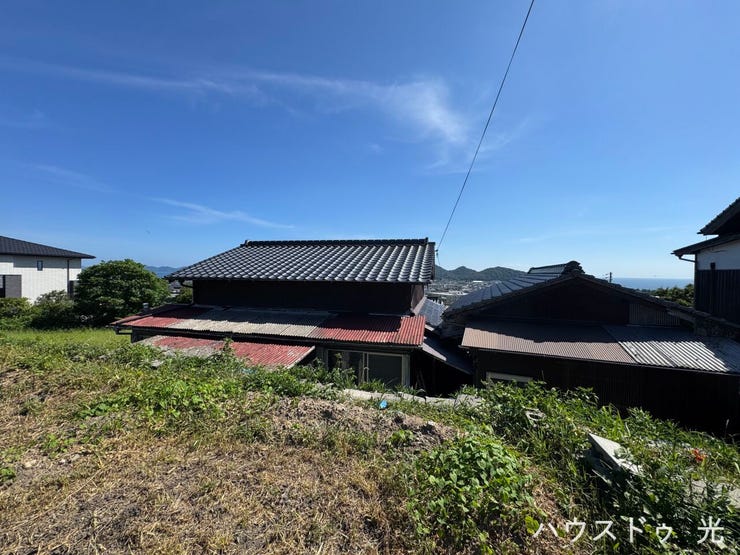 地番4704の古家は解体予定です。