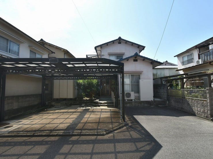 外観を東側より撮影