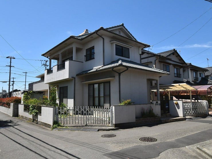 外観を南東側より撮影(リフォーム前)