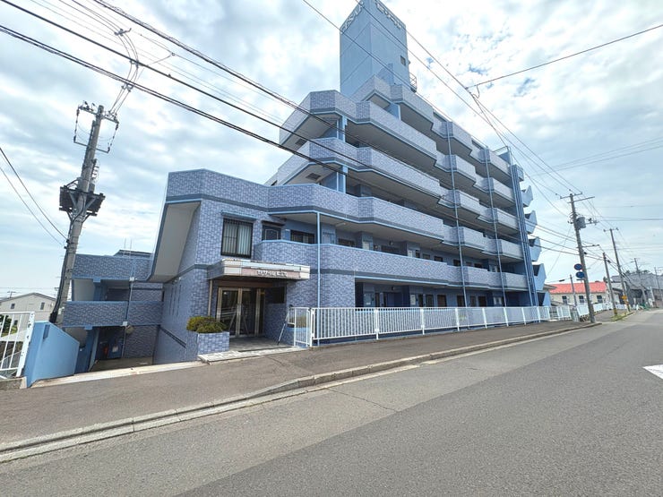 スーパー徒歩8分・ドラッグストア徒歩5分で食品や日用品のお買い物に便利な環境です!