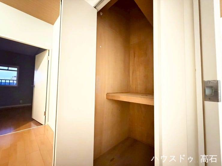 充実した収納スペースにより、室内をすっきり保ちやすい快適な住空間。物が多いご家庭にも安心の設計です。