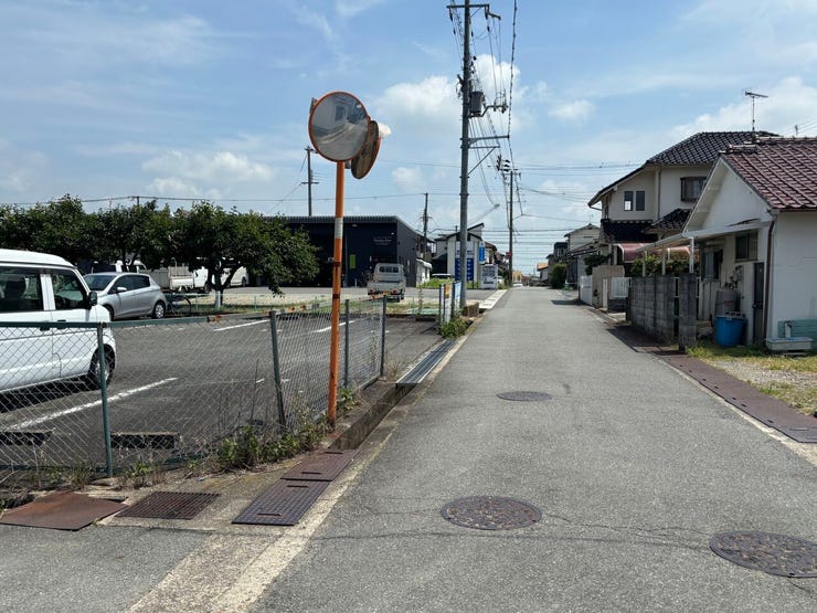 前面道路約4m!