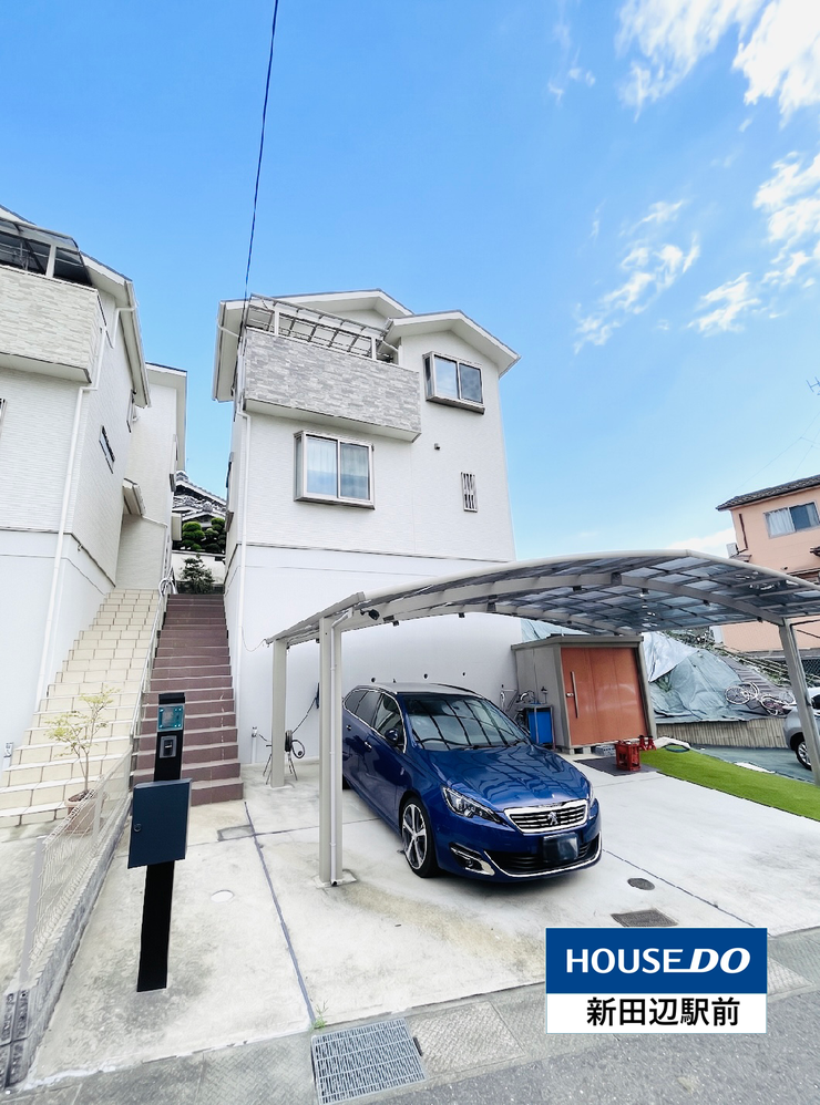 【外観】
築5年の4LDKの戸建になります。