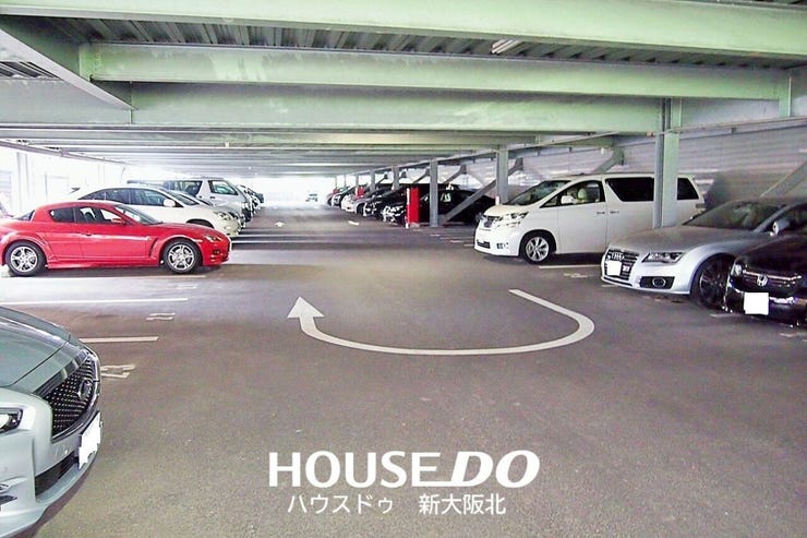 ■こちらのお部屋には、駐車場1台分の専用使用権が付いています!