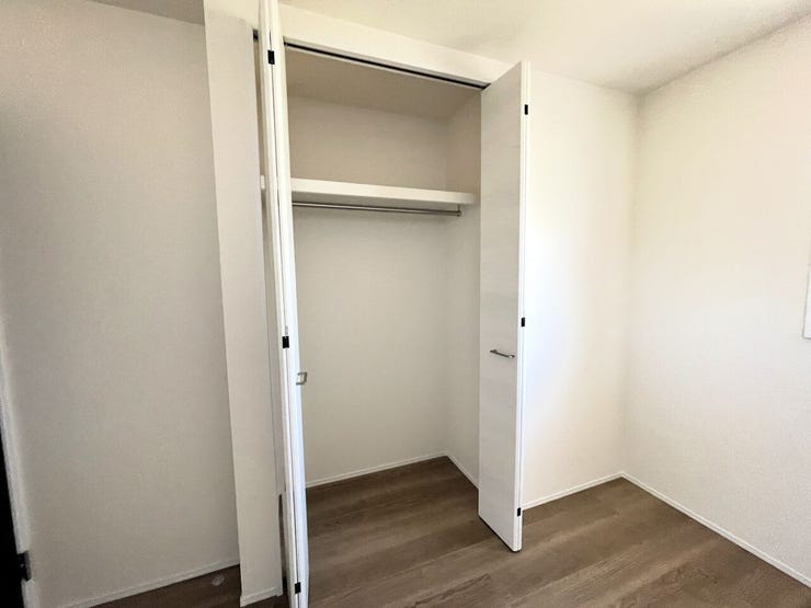 ◇クローゼット◇ 同仕様
全居室収納付き♪
お部屋がスッキリとお使いいただけます♪