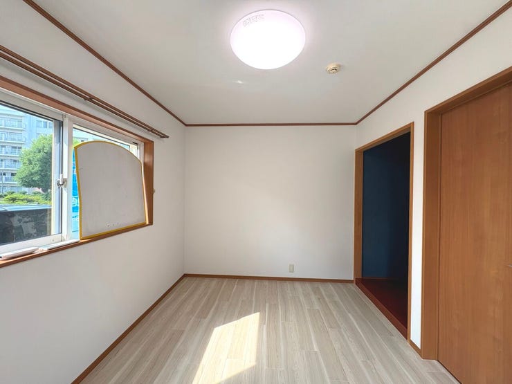 6帖の洋室。便利で嬉しい収納付き!