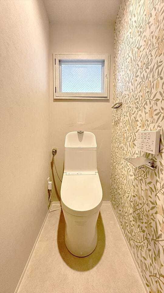清潔感と落ち着いた雰囲気を演出したトイレ空間