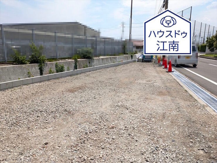 【同社施工例】
2台駐車可能なスペースあり。
