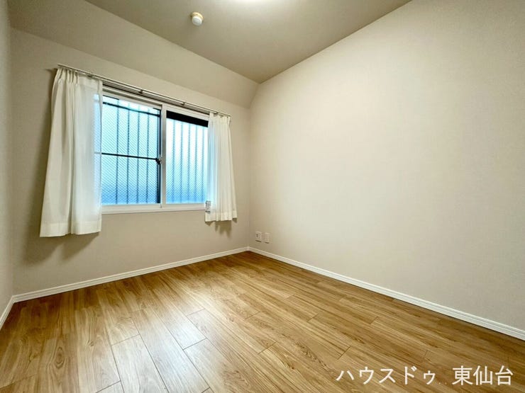 家族の個室としてもゆとりを感じられる広さ。