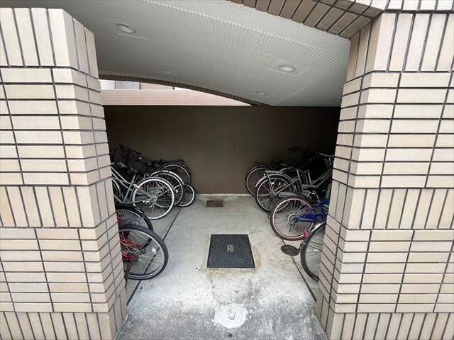 数か所に駐輪場が完備されています。