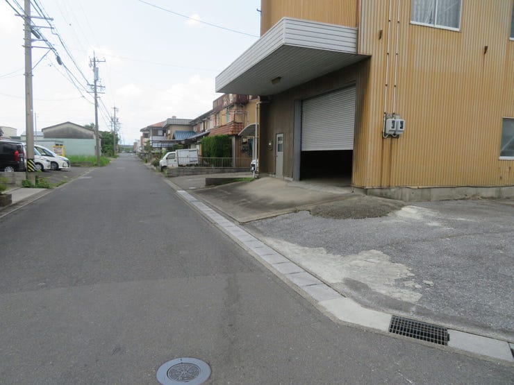 東側道路