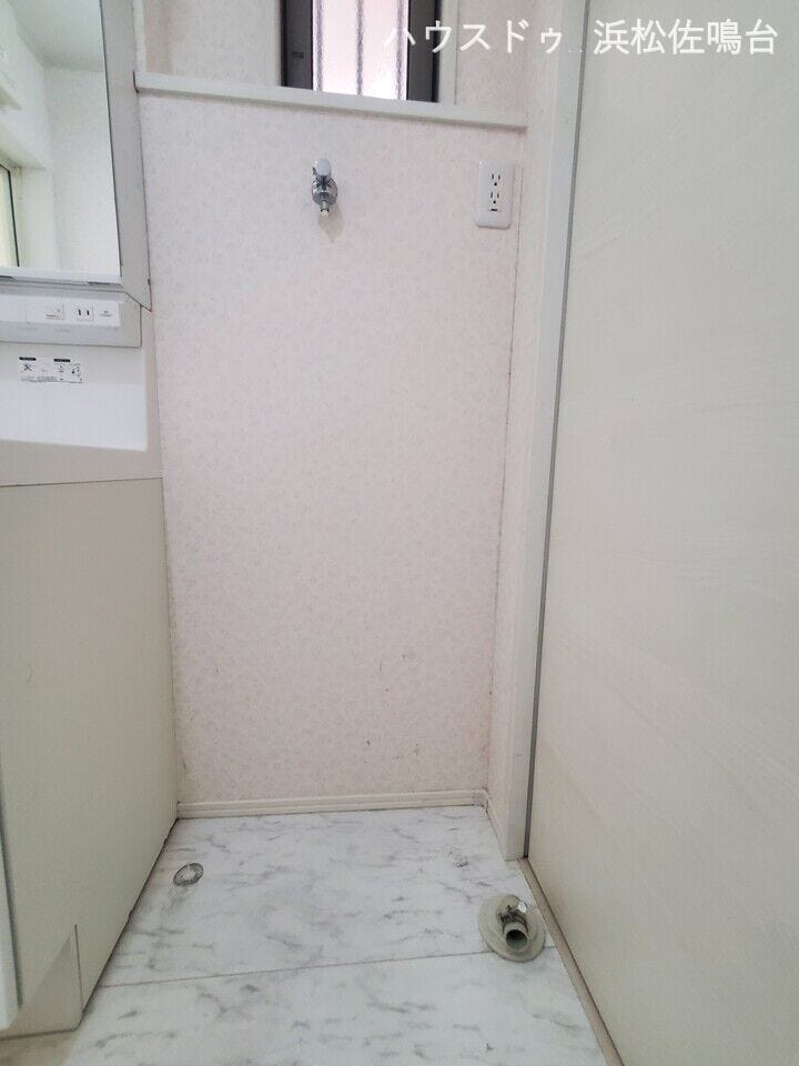 洗濯機置場は漏水防止のワンタッチ水栓となっております。