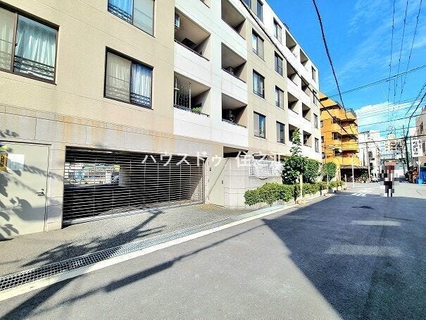 ★バルコニー幅は余裕がございますので小テーブルでティータイムも楽しめます♪