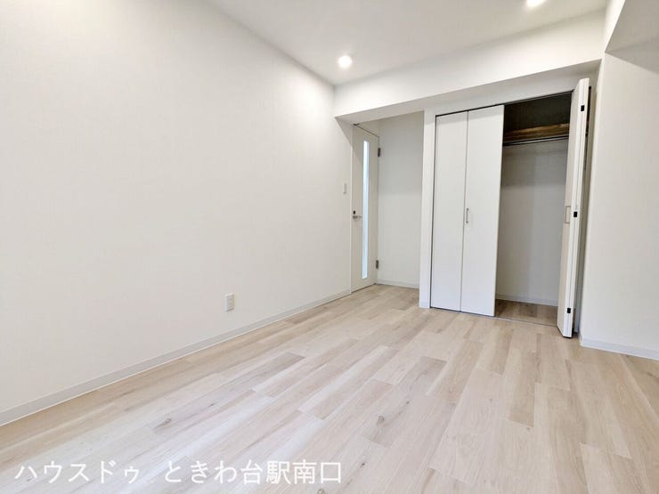 各室に収納スペースを完備した使いやすい設計。お部屋を広く使うための工夫が凝らされた、美室の内装です。