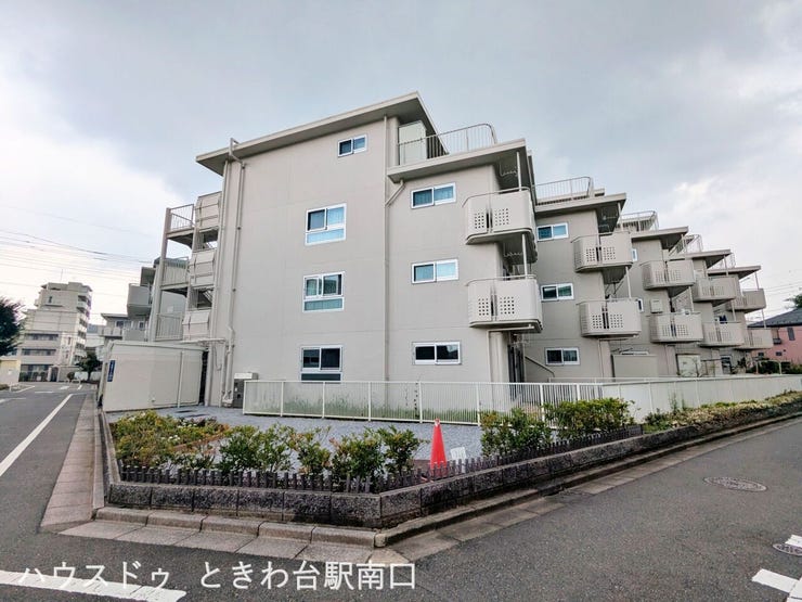 2026年7月リフォーム済みの2SLDK。買い物施設が徒歩圏内に揃う利便性の高い立地です。