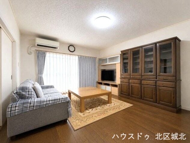 内装やディスプレイを自分たちらしくこだわれば、リビングが家族の愛着のある空間になりますね。
※イメージ画像(実際の写真をもとに家具等をCGで除去したものになります)