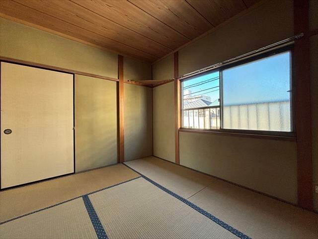 2階
窓や扉を開けると風通しが良くなります◎