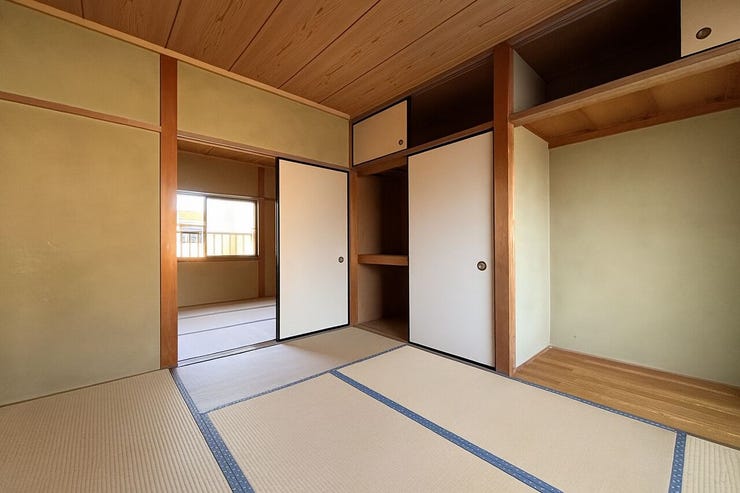 2階
たくさん収納があるので
お部屋が片付きますね◎