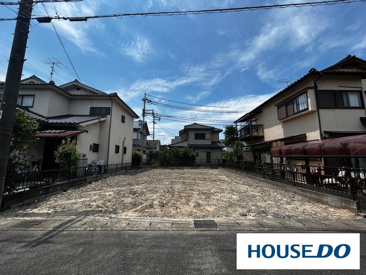 【外観】
主要道路にアクセス良好◎買物施設も周辺に多数ございます!