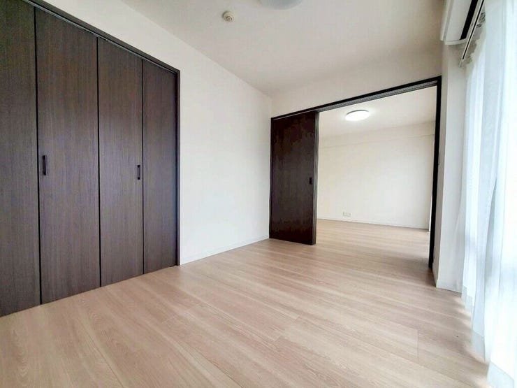 【Bedroom】隣接するリビングとつなげて使えば、開放感とゆとりのある空間に。