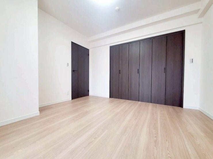 【Bedroom】主寝室や子ども部屋、在宅ワークにも使える洋室。暮らしに合わせて自由にレイアウトできます。