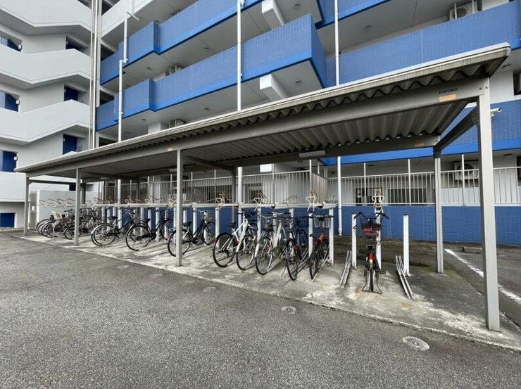 駐輪場あり!整理されたラック式駐輪場で、出し入れもスムーズ♪