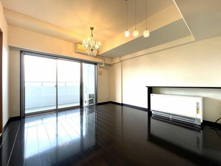 高層階×南向きで、心地よい陽光が差し込むリビング!(^^)!