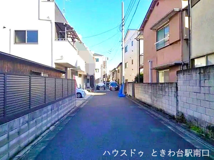 徒歩7分の「中板橋」駅からは池袋駅まで直通でアクセス可能。通勤・通学に便利なだけでなく、近隣の商店街での買い物も楽しめます。周辺環境が充実した価値ある立地です。
