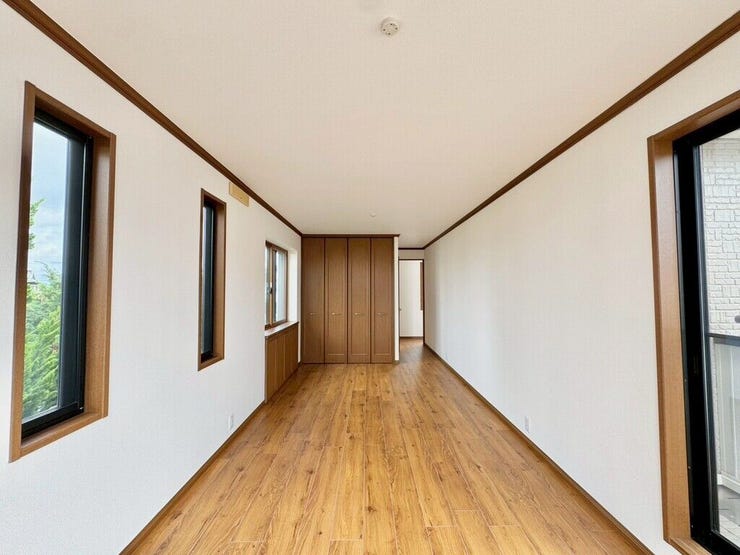 【Bedroom】ナチュラルな内装で、リラックスできる空間。寝室や書斎にも最適です。