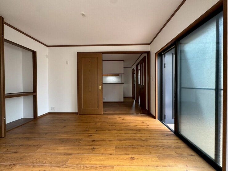 【Living】広さと明るさにこだわったリビング。家族とのコミュニケーションが弾む空間です。
