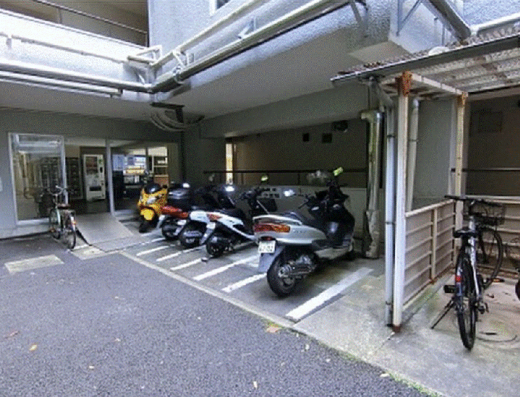 【バイク置場】