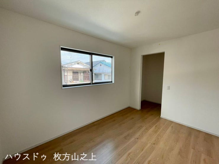 シンプルな内装で、お好みの家具やインテリアを合わせやすい洋室です。