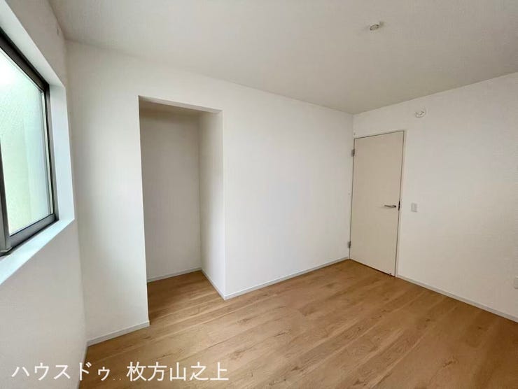 クローゼット付きで収納スペースを確保。お部屋をすっきりとお使いいただけます。