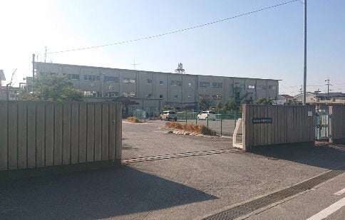 岩津中学校