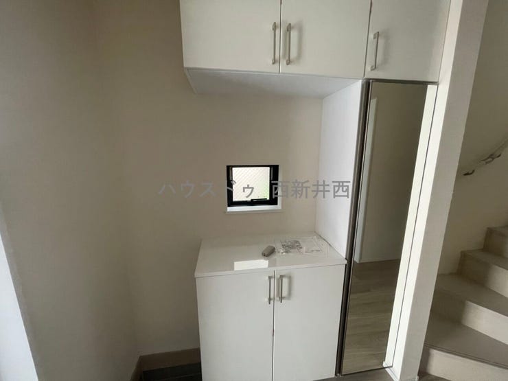 姿見付きのシューズボックス