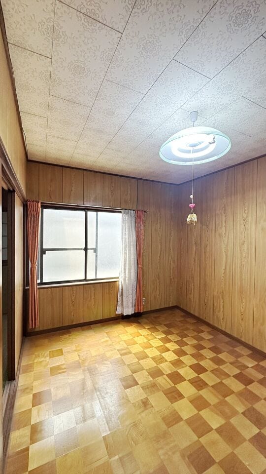 コンパクトながらも使い勝手の良い洋室!趣味やリラックスの空間としても最適♪