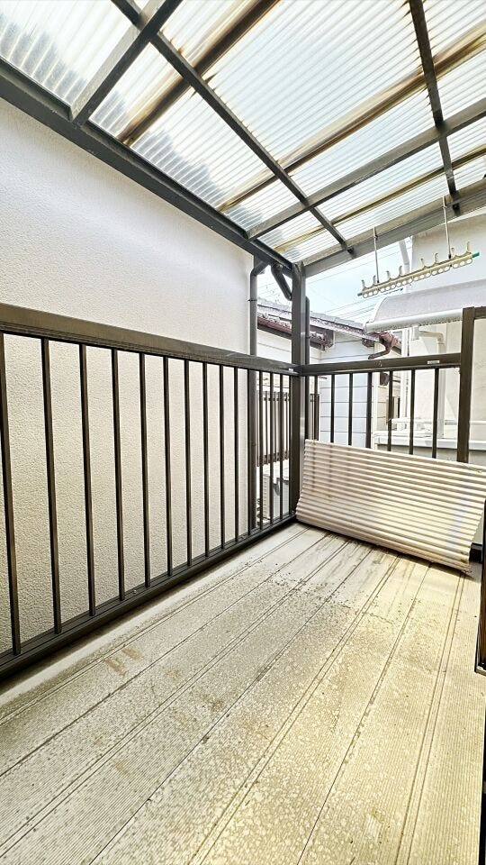 洗濯物がカラッと乾く!陽当たりの良い広々バルコニー。