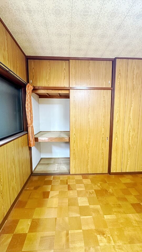 空間と調和したデザインの収納です