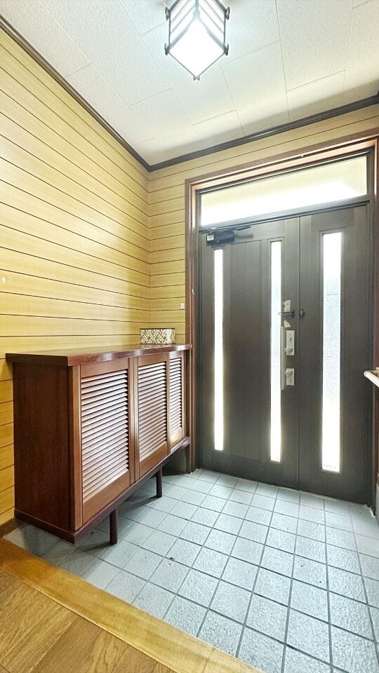 玄関から室内が見えにくい設計で、プライバシーも安心